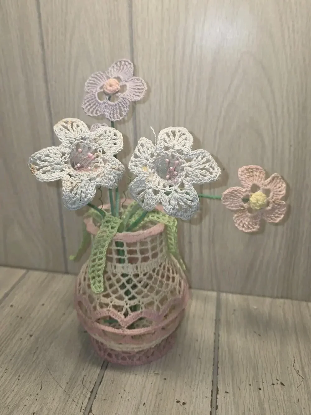 Vtg Crocheted Vase With Pastel Flowers Handmade Heritage Boho Cottagecore Read